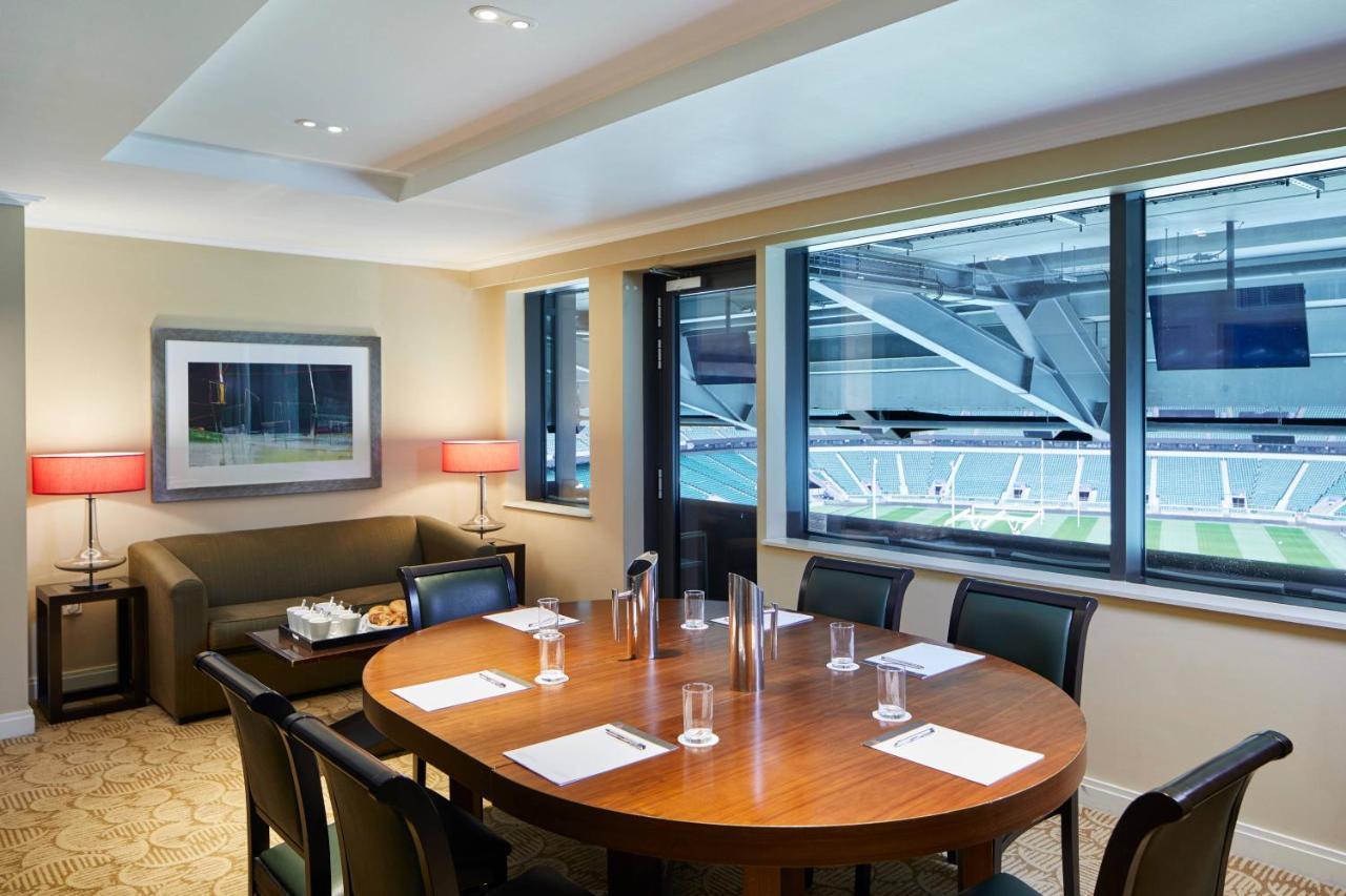 London Twickenham Stadium Hotel, A Member Of Radisson Individuals Exterior photo