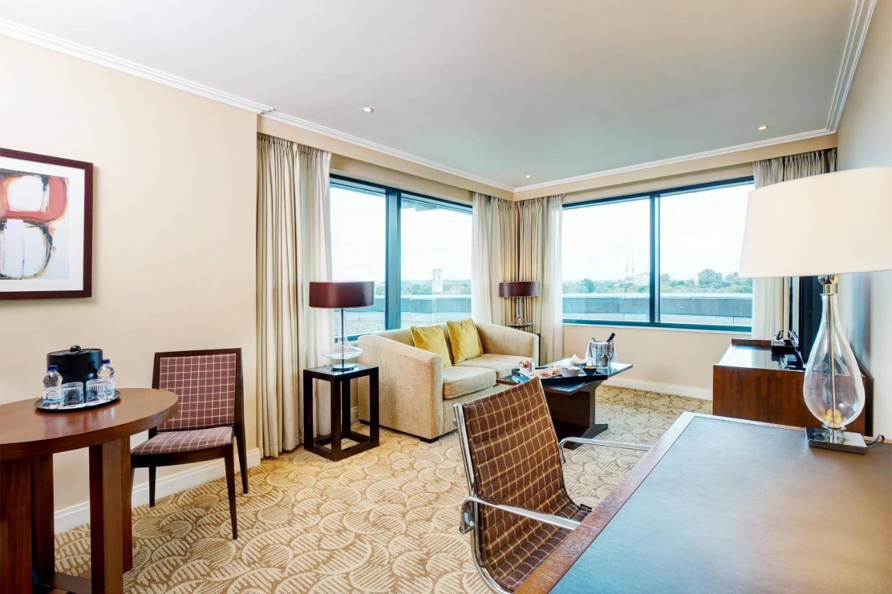 London Twickenham Stadium Hotel, A Member Of Radisson Individuals Exterior photo