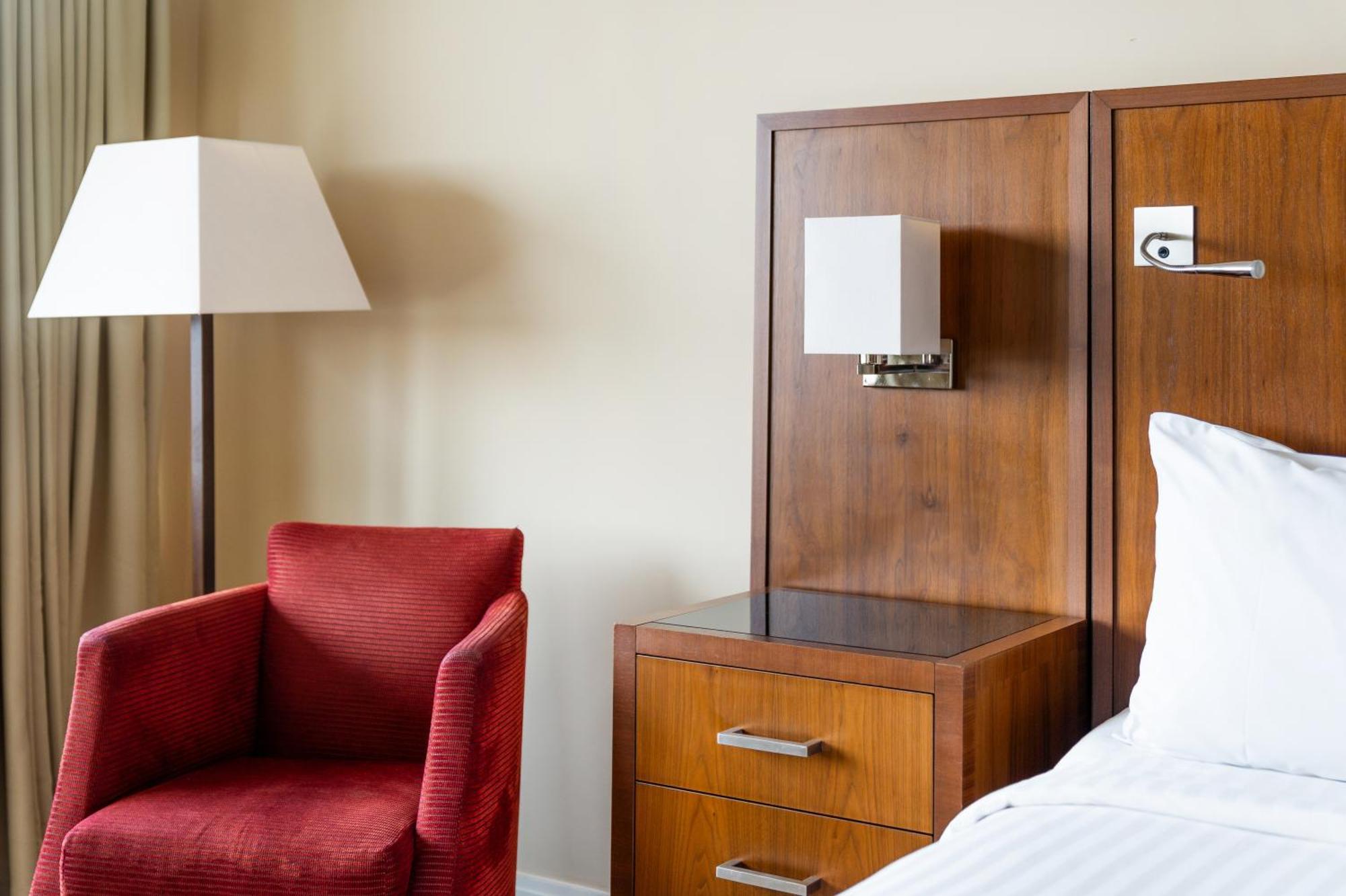 London Twickenham Stadium Hotel, A Member Of Radisson Individuals Exterior photo