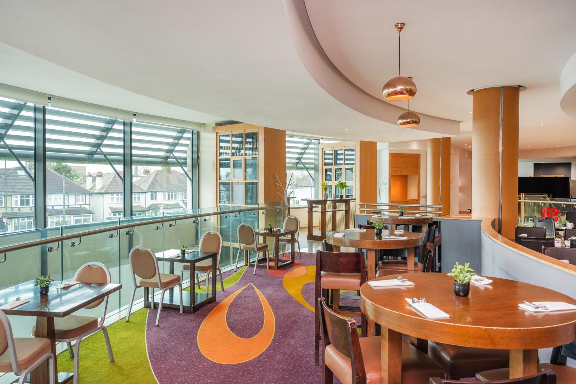 London Twickenham Stadium Hotel, A Member Of Radisson Individuals Exterior photo